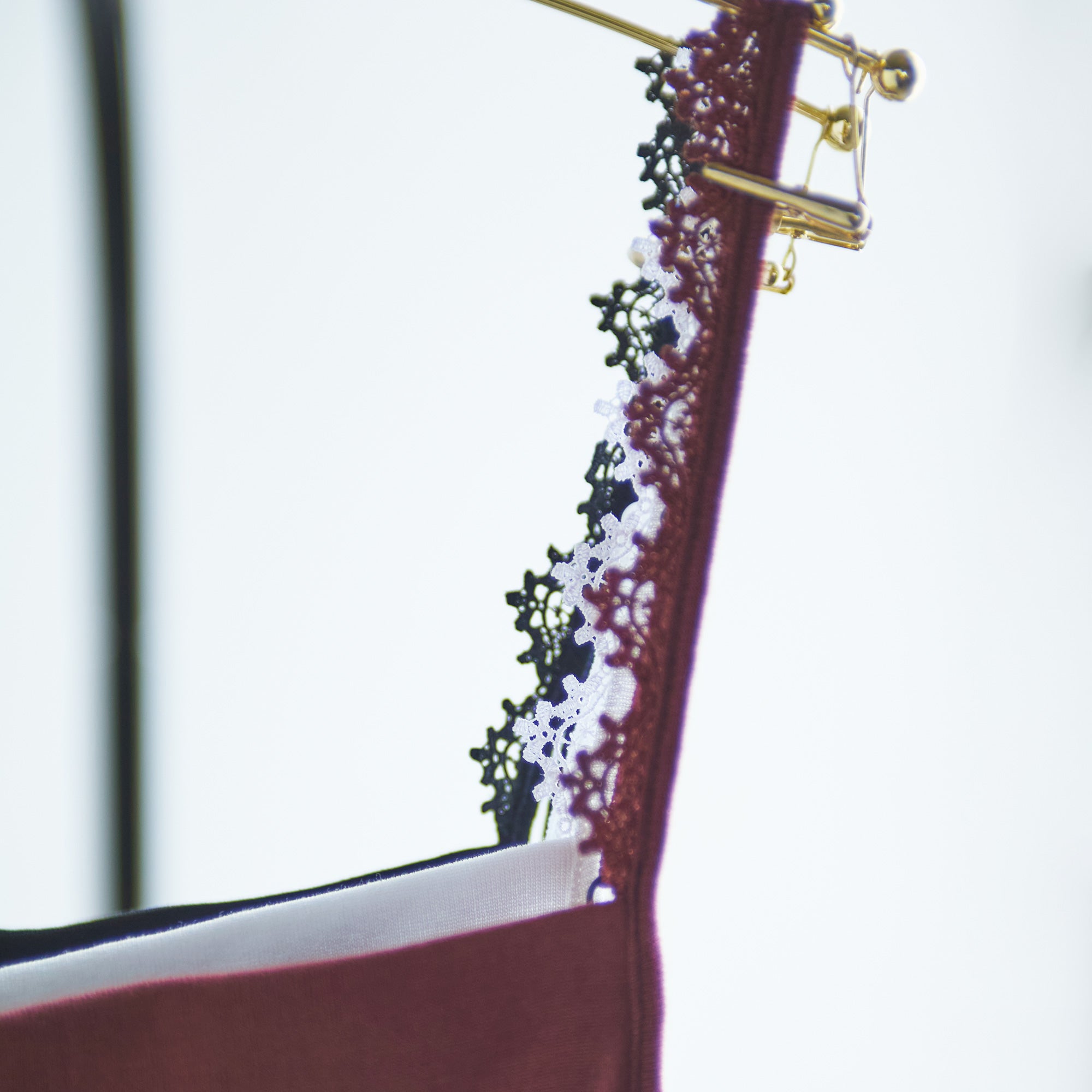 【SPECIAL EDITION】コットンフライス ケミカルレースストラップパッド付キャミソール